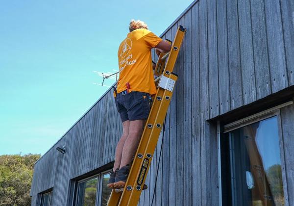 Outdoor lighting repairs Breamlea